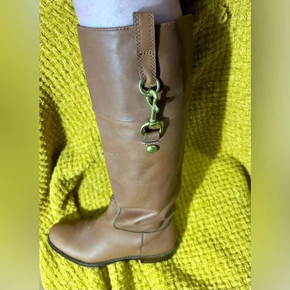 Coach- MARTA; LIKE NEW - Picture 2 of 3